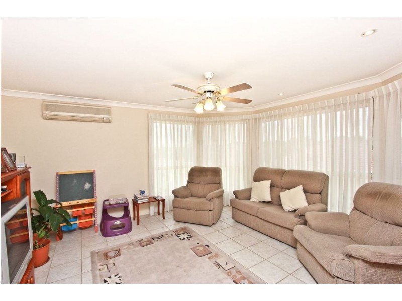 7 Hakea place, Warabrook NSW 2304