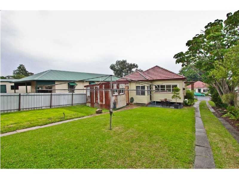 32 Groongal Street, Mayfield West NSW 2304