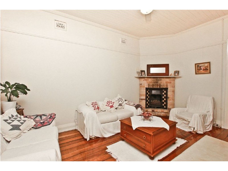 1 Holt Street, Mayfield East NSW 2304