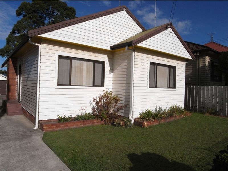 13 William  Street, Mayfield NSW 2304