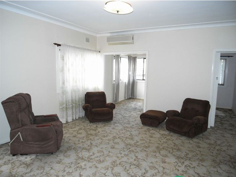 13 William  Street, Mayfield NSW 2304