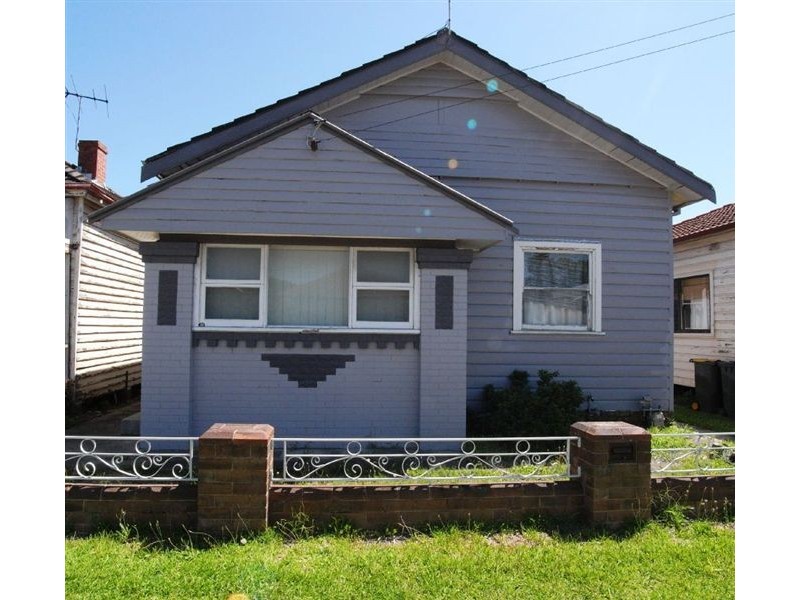 8 Wilkinson Street, Mayfield NSW 2304