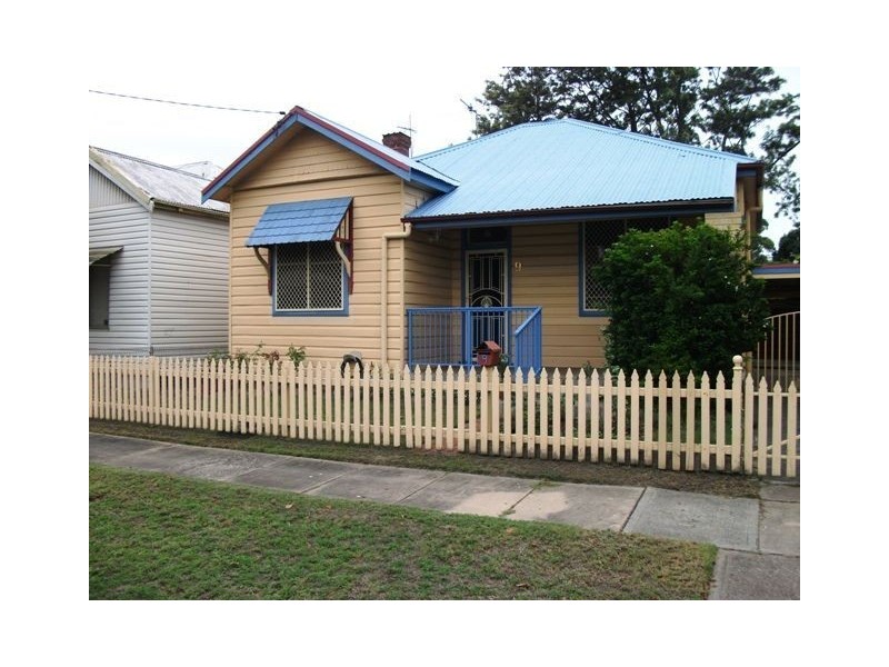 9 Henson Ave, Mayfield NSW 2304