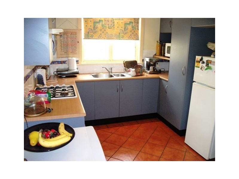 9 Henson Ave, Mayfield NSW 2304