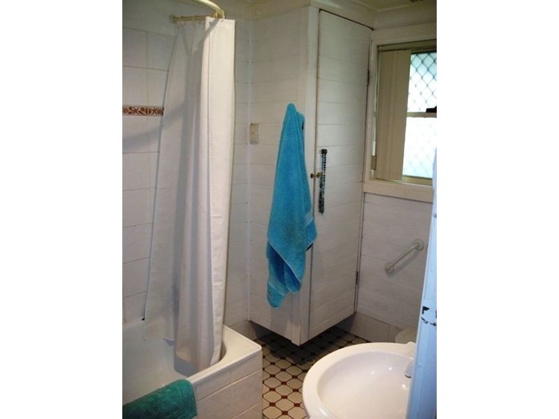 9 Henson Ave, Mayfield NSW 2304