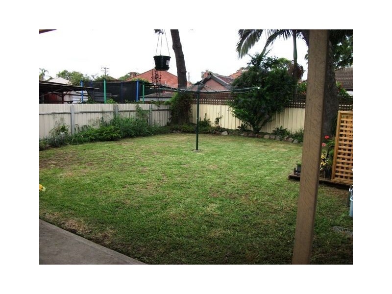 9 Henson Ave, Mayfield NSW 2304