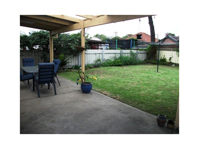 9 Henson Ave, Mayfield NSW 2304