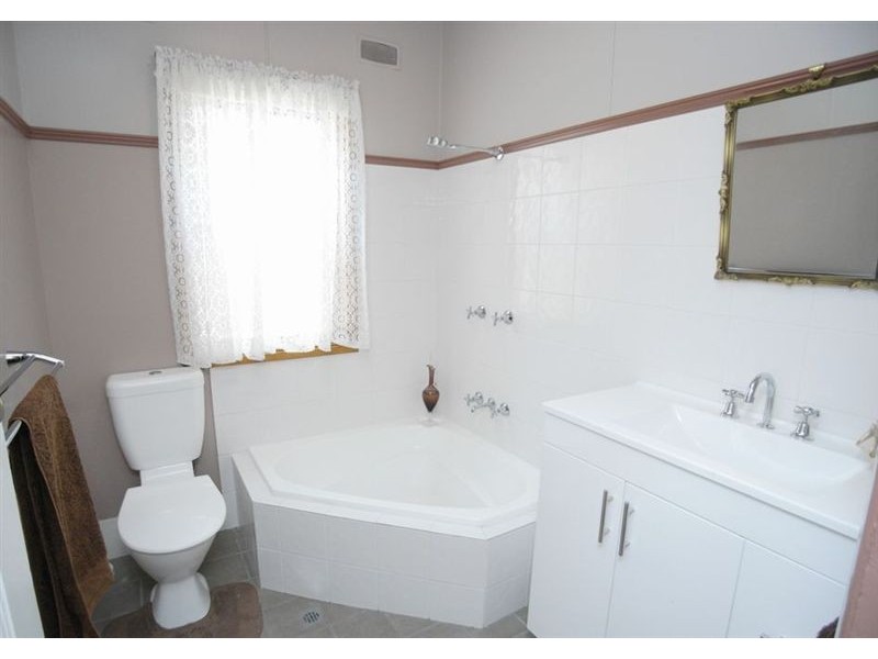 25 Winchester Street, Mayfield NSW 2304