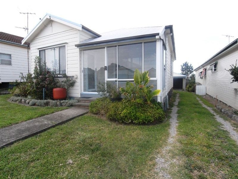 5 Vera Street, Waratah NSW 2298