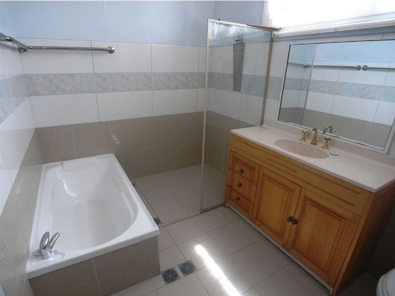 5 Vera Street, Waratah NSW 2298