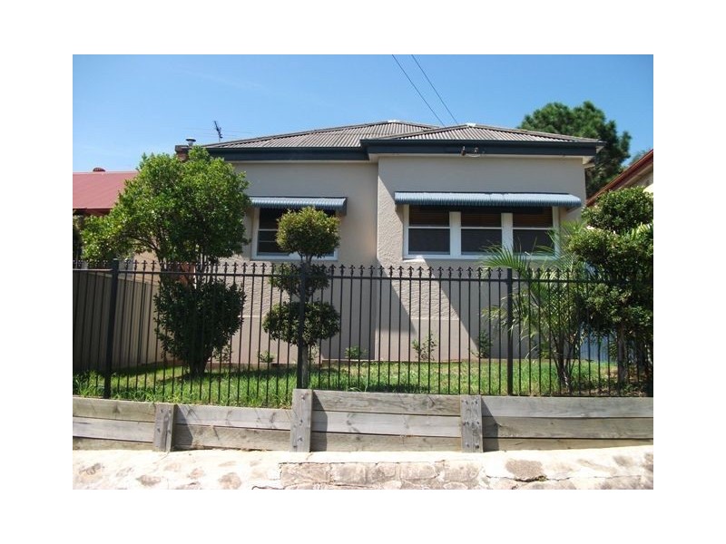 109 Woodstock Street, Mayfield NSW 2304