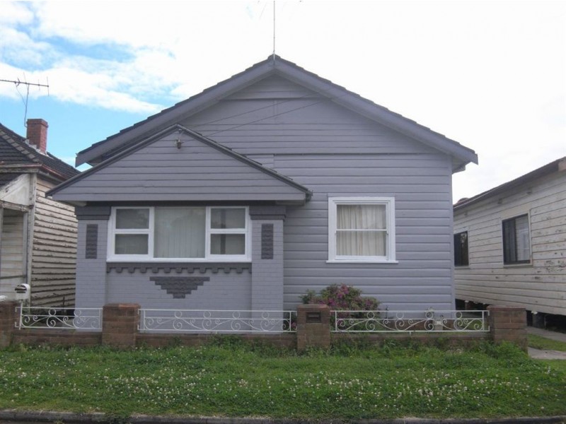 8 Wilkinson Street, Mayfield NSW 2304