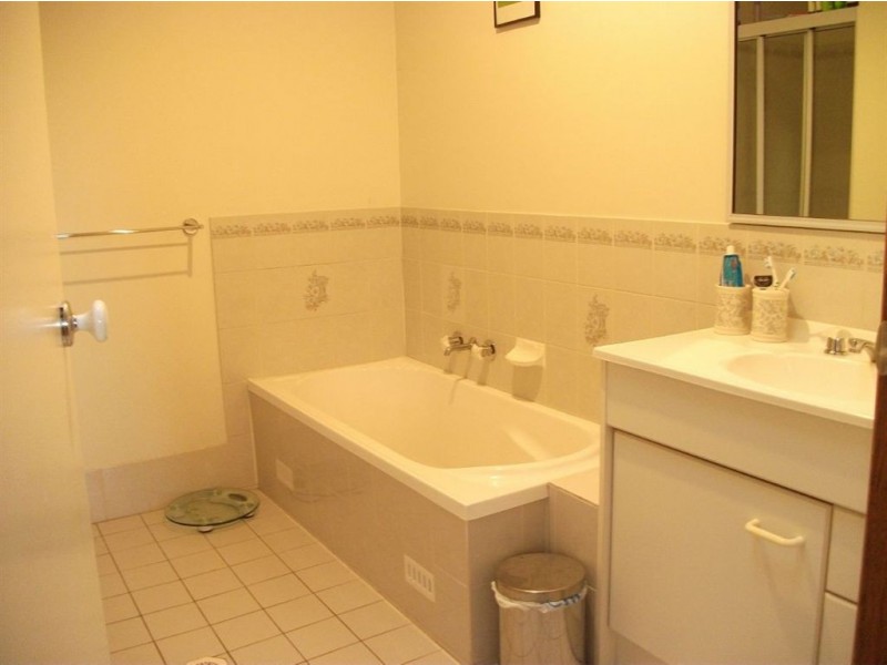 4/19 Floribunda Close, Warabrook NSW 2304