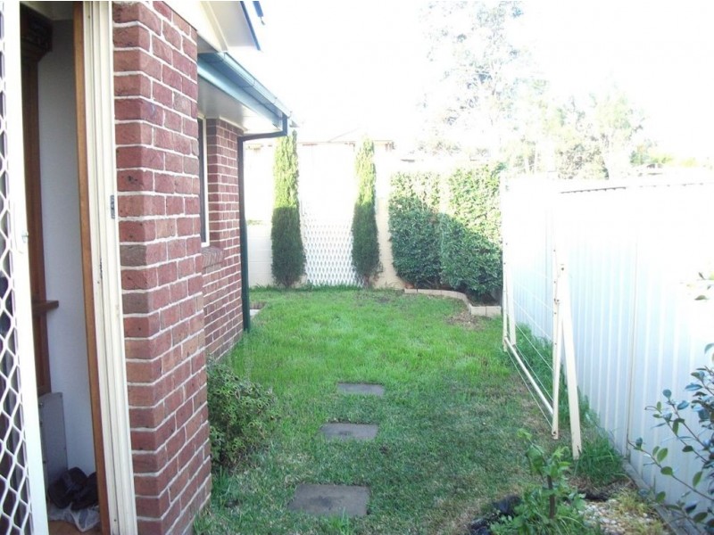 4/19 Floribunda Close, Warabrook NSW 2304