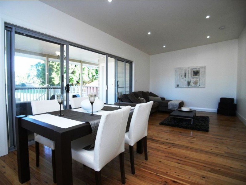 14 Hart St, Mayfield NSW 2304