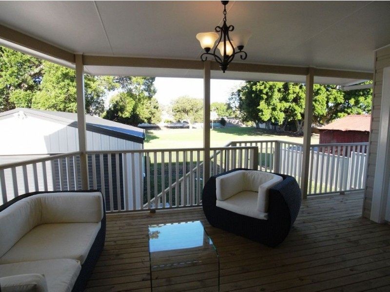 14 Hart St, Mayfield NSW 2304