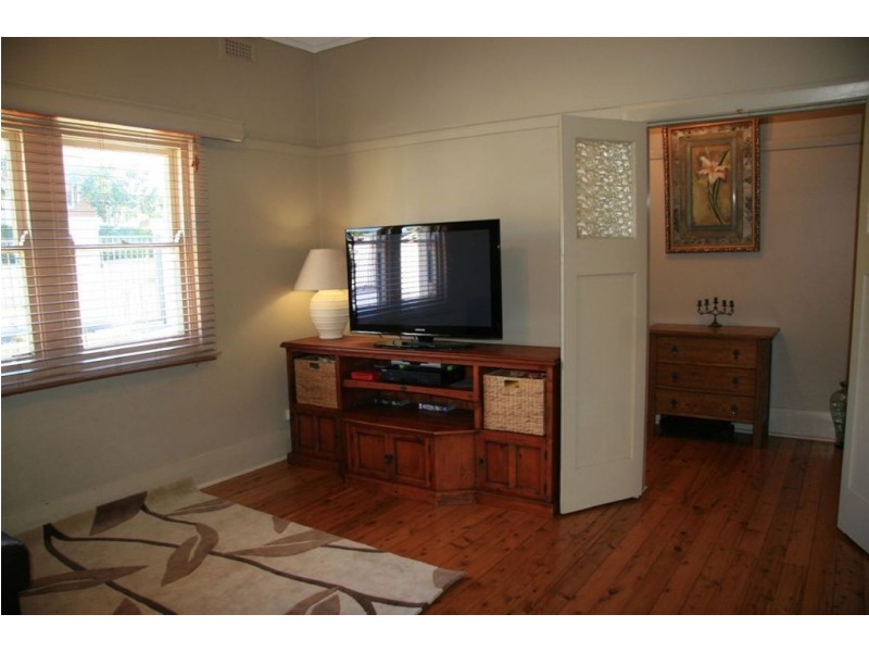 101 Barton Street, Mayfield NSW 2304