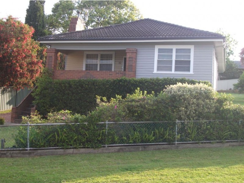 10 Bell Street, Booragul NSW 2284