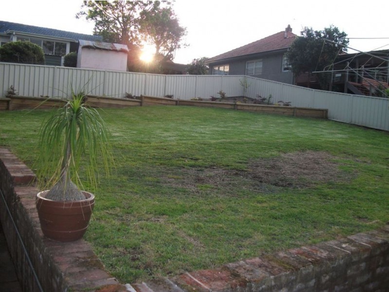 10 Bell Street, Booragul NSW 2284