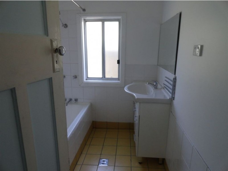 1 Clara St, Mayfield East NSW 2304