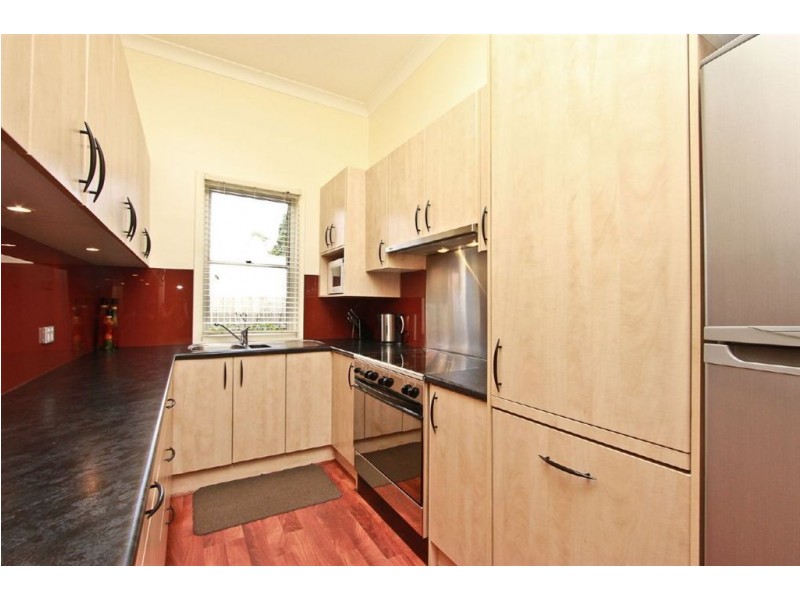 24 William St, Mayfield NSW 2304