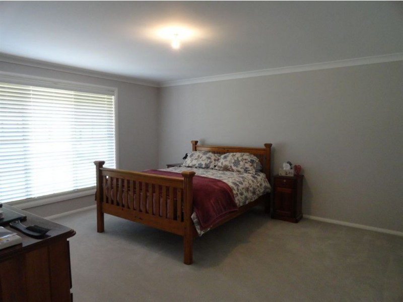 90 River Rd, Windella NSW 2320