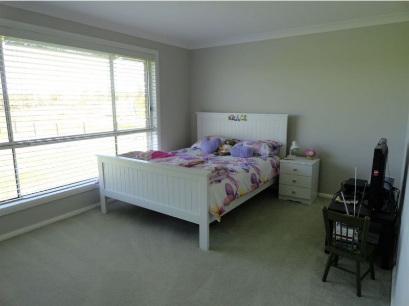 90 River Rd, Windella NSW 2320