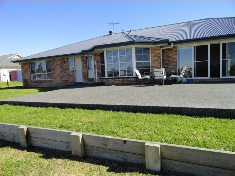 90 River Rd, Windella NSW 2320