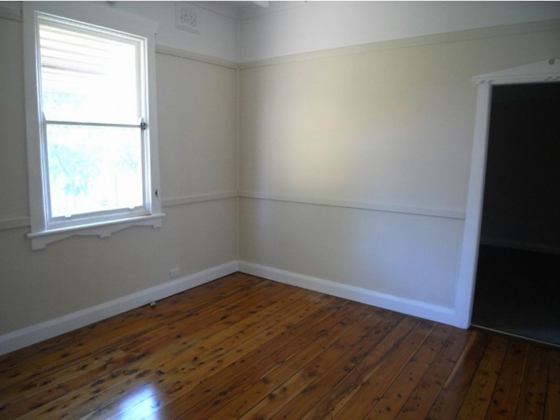 11 Hart St, Mayfield NSW 2304