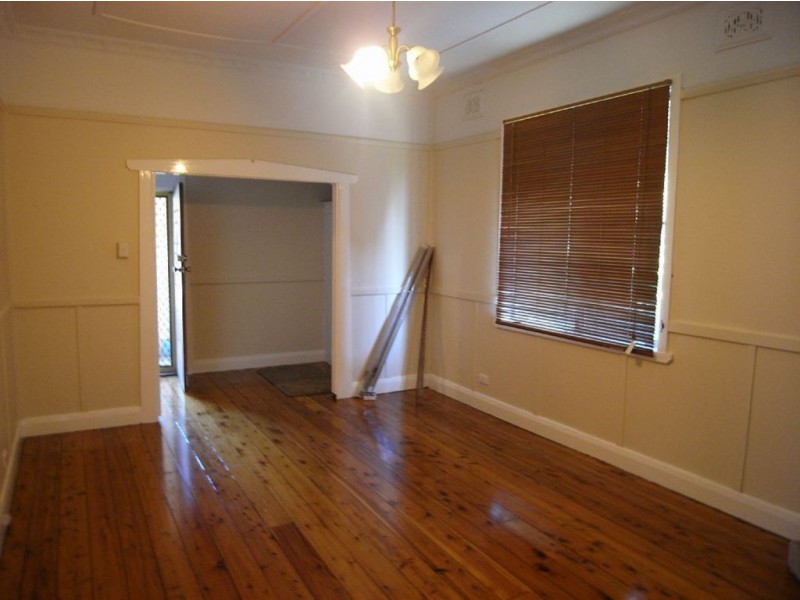 11 Hart St, Mayfield NSW 2304