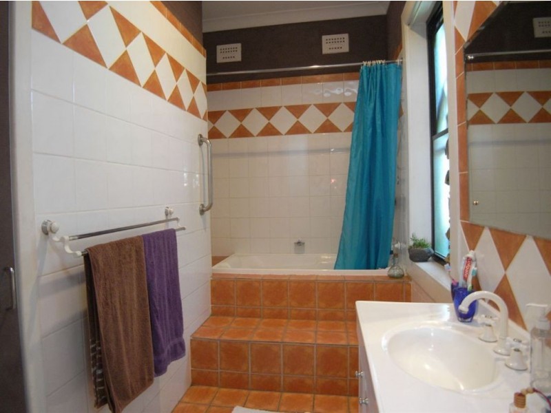 6 Bull St, Mayfield NSW 2304