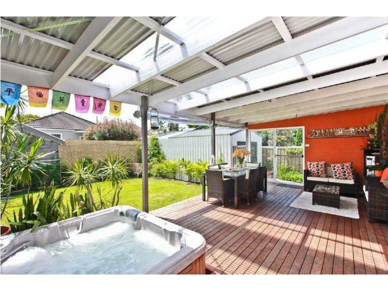 17 Railway Terrace, Mayfield NSW 2304