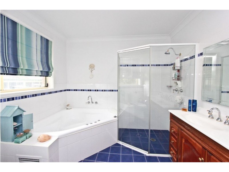 20 Bakeri Cct, Warabrook NSW 2304