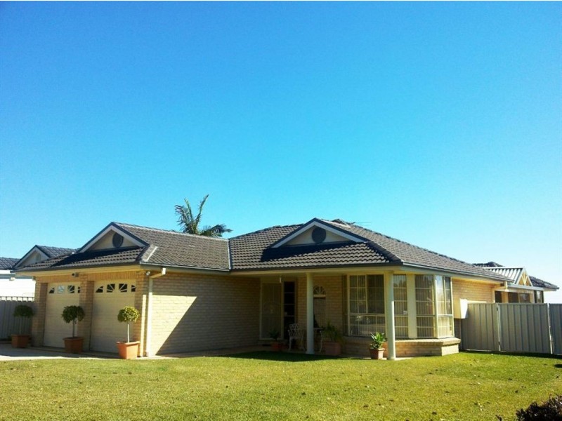 7 Hakea Pl, Warabrook NSW 2304