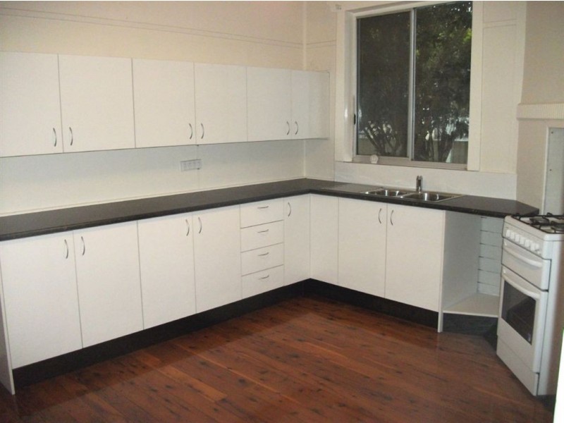 18 Rawson Street, Mayfield NSW 2304