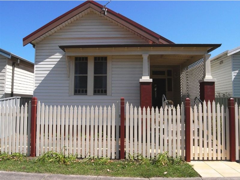 95 Macquarie Street, Mayfield NSW 2304