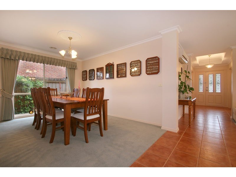 18 Regency Drive, Kilsyth South VIC 3137