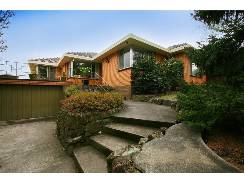 5 Aintree Street, Mooroolbark VIC 3138