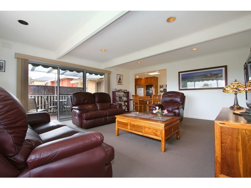 5 Aintree Street, Mooroolbark VIC 3138