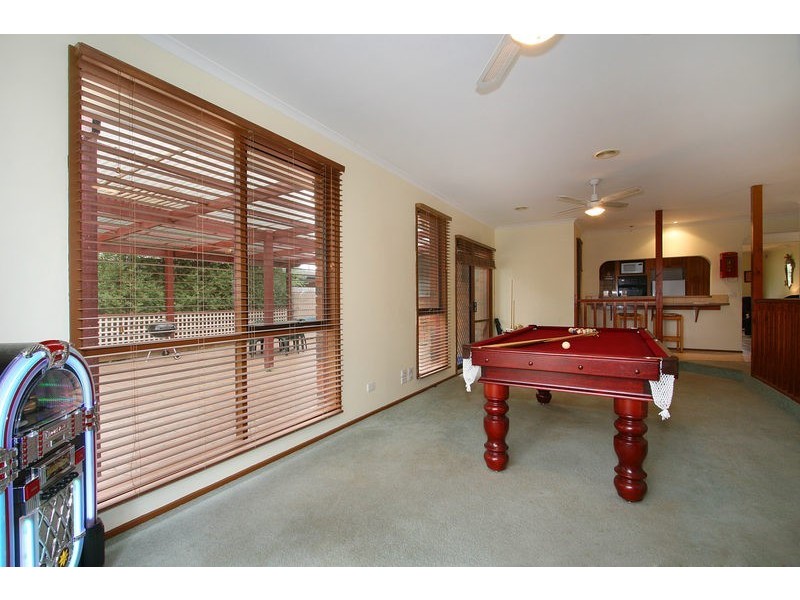 6 Graham Avenue, Kilsyth VIC 3137