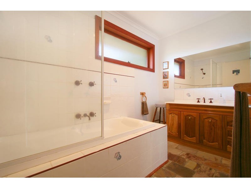 87 Allambanan Drive, Bayswater North VIC 3153