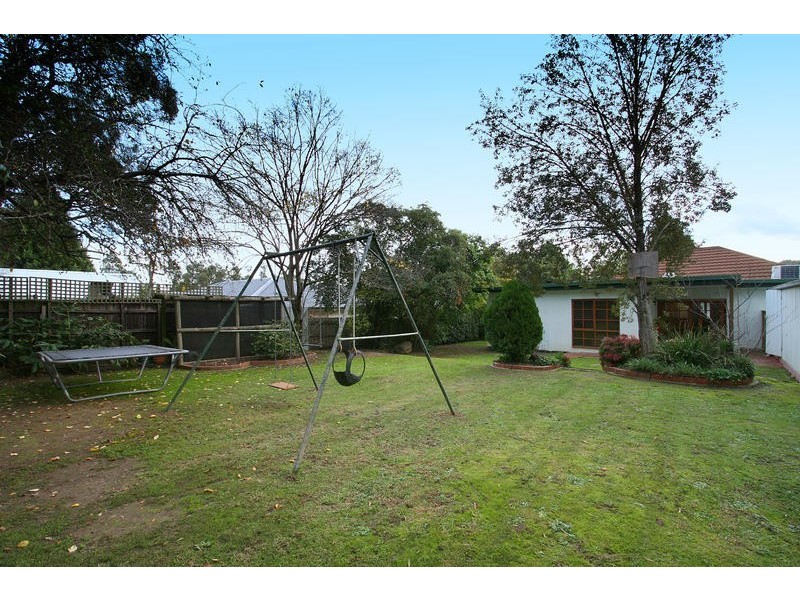 4 Bartlett Avenue, Croydon VIC 3136