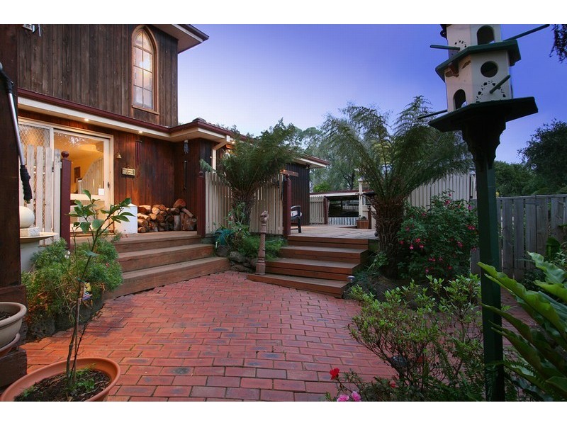 18 Mount View Road, Boronia VIC 3155