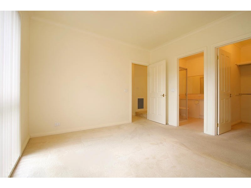 2/59 Orange Grove, Bayswater VIC 3153