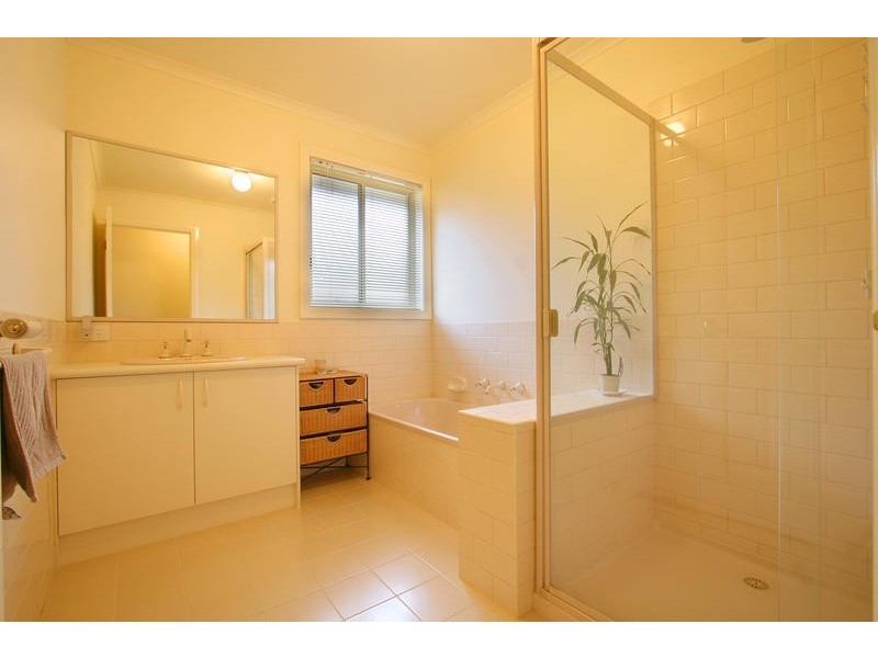 2/29 Aubrey Grove, Boronia VIC 3155