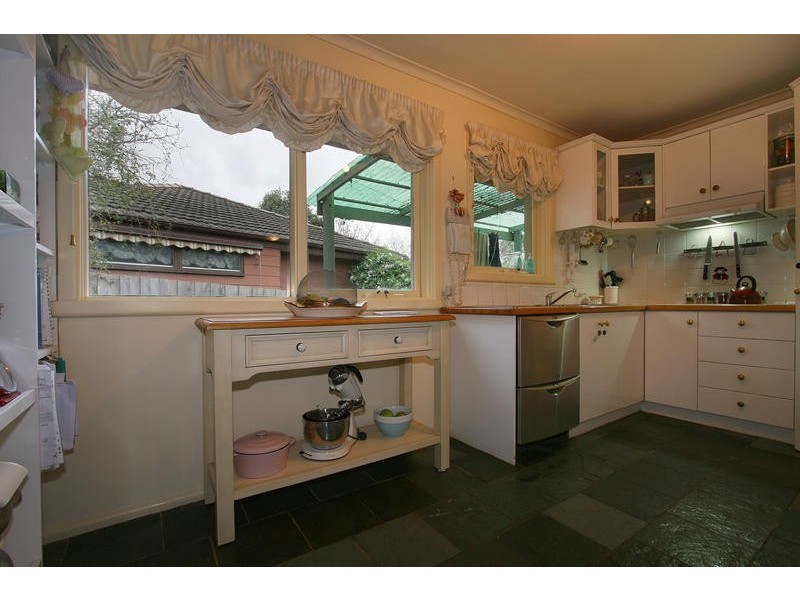 72 Edina Road, Ferntree Gully VIC 3156