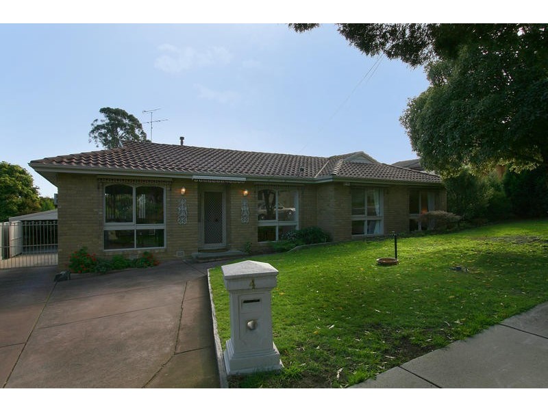 4 Wes Crescent, Ferntree Gully VIC 3156