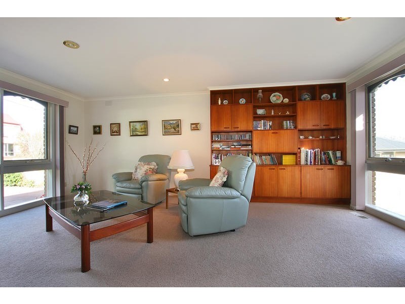 4 Wes Crescent, Ferntree Gully VIC 3156