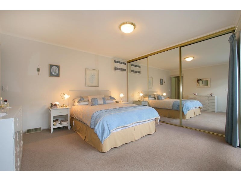 4 Wes Crescent, Ferntree Gully VIC 3156