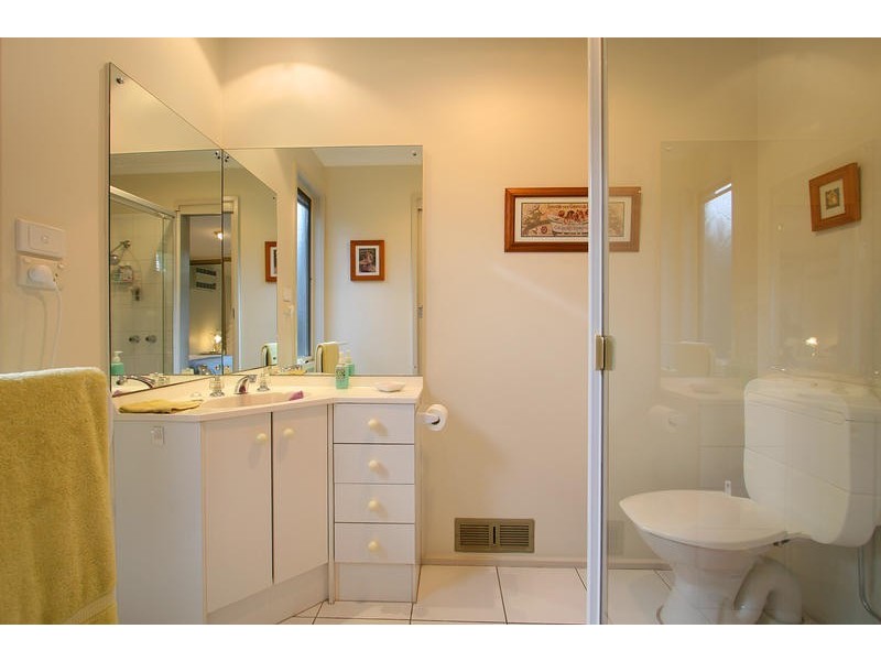 4 Wes Crescent, Ferntree Gully VIC 3156